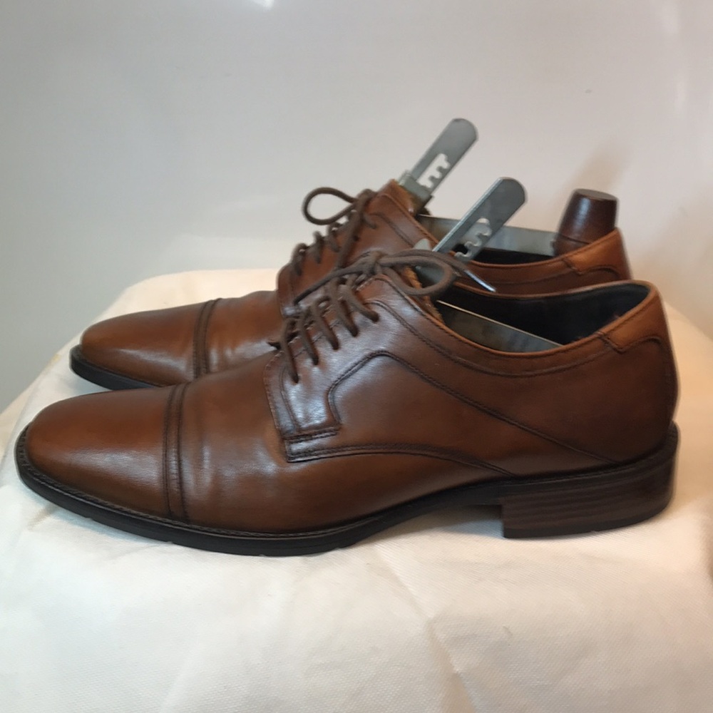 Classic Men’s Lace-Up Dress Shoes in Brown